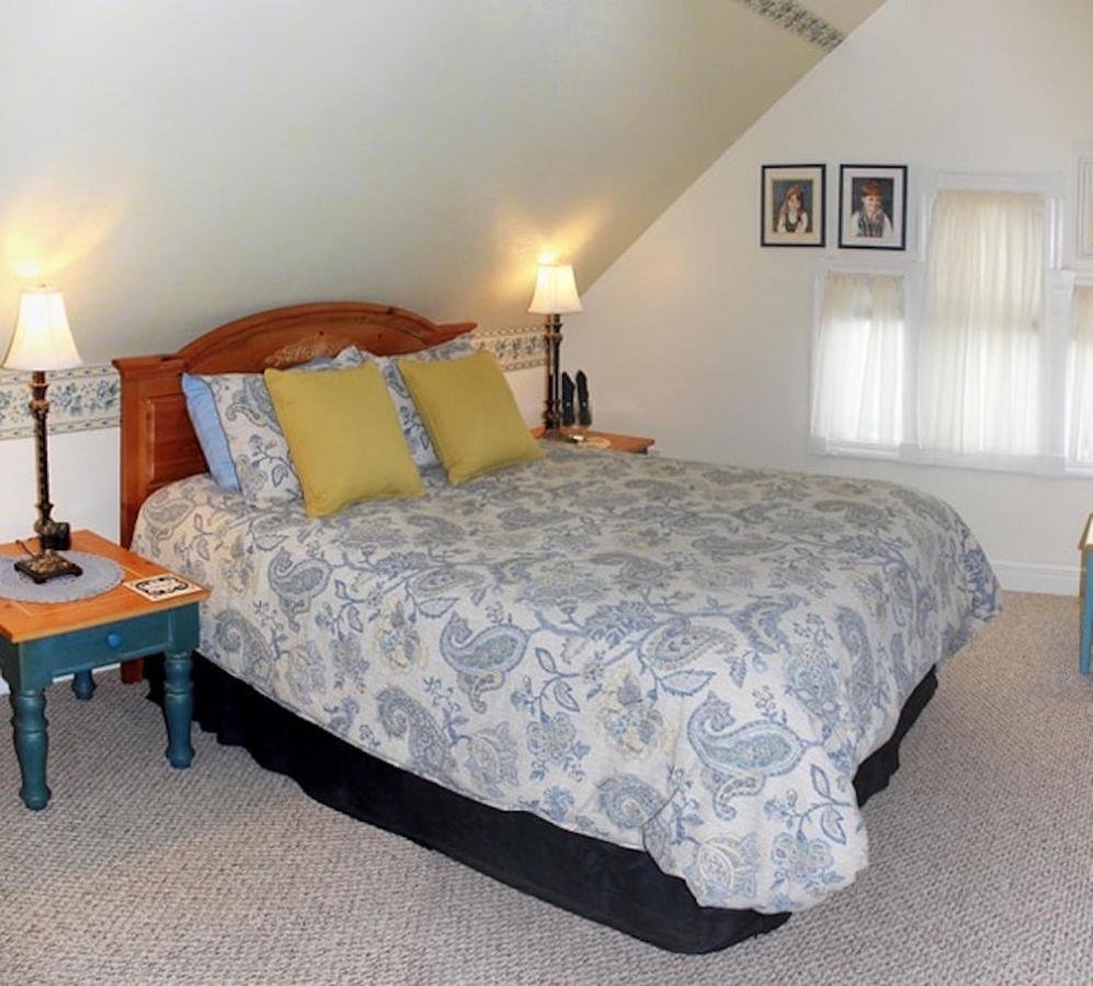 Rosberg House Bed & Breakfast Lindsborg ภายนอก รูปภาพ