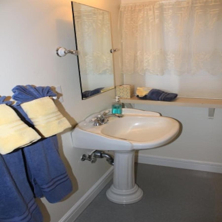 Rosberg House Bed & Breakfast Lindsborg ภายนอก รูปภาพ